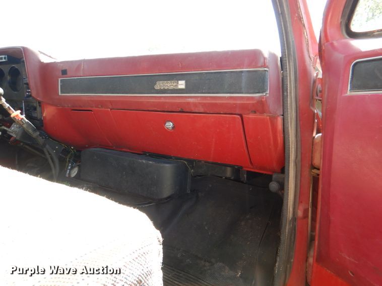 image for item DM1420 1981 GMC C7500  grain truck