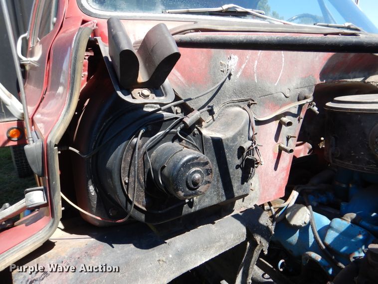 image for item DM1420 1981 GMC C7500  grain truck