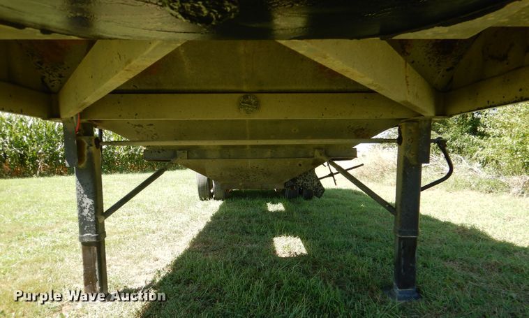image for item DM1422 2009 Neville  grain trailer