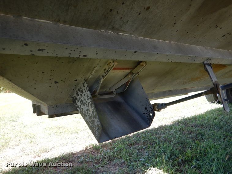 image for item DM1422 2009 Neville  grain trailer