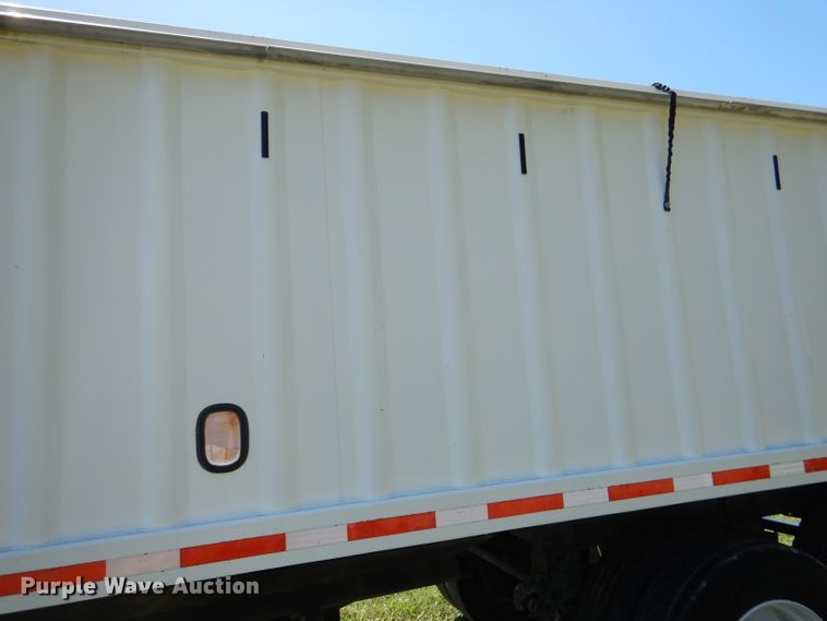 image for item DM1422 2009 Neville  grain trailer
