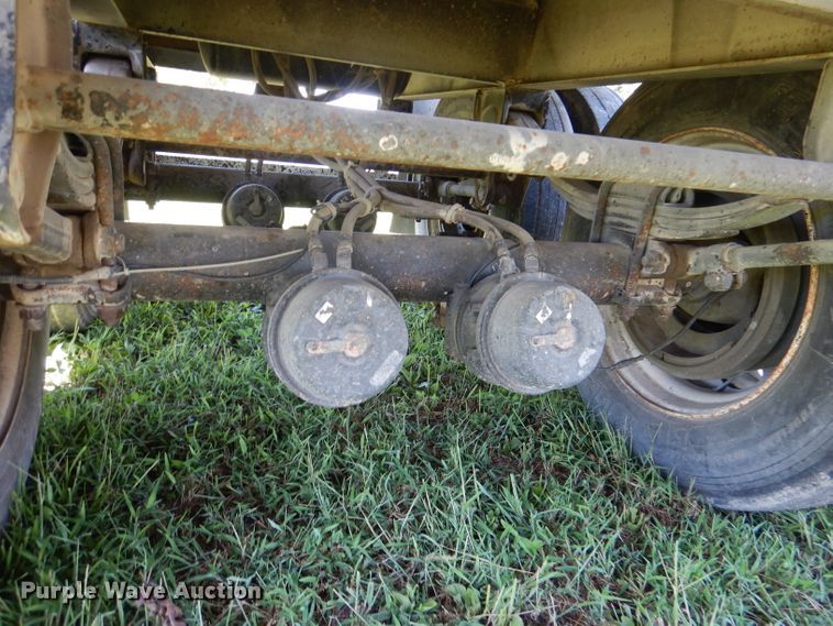 image for item DM1422 2009 Neville  grain trailer