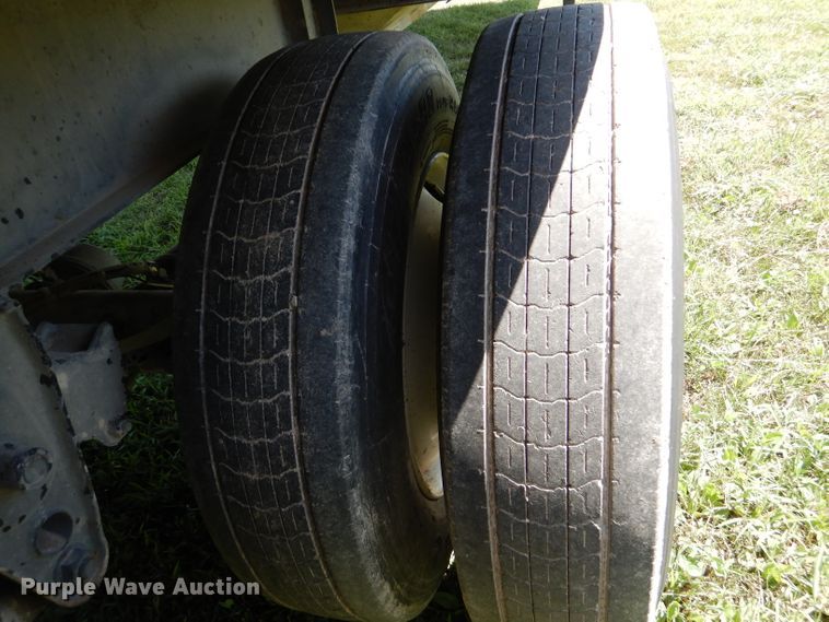 image for item DM1422 2009 Neville  grain trailer