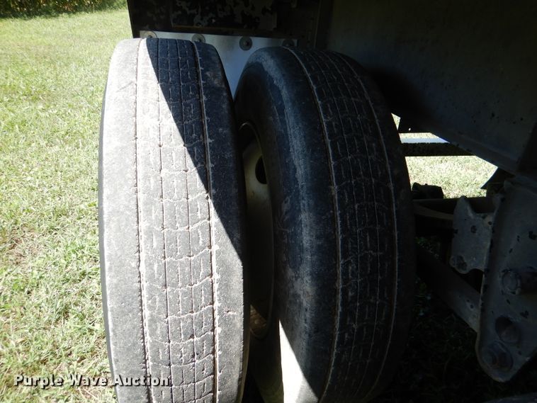 image for item DM1422 2009 Neville  grain trailer