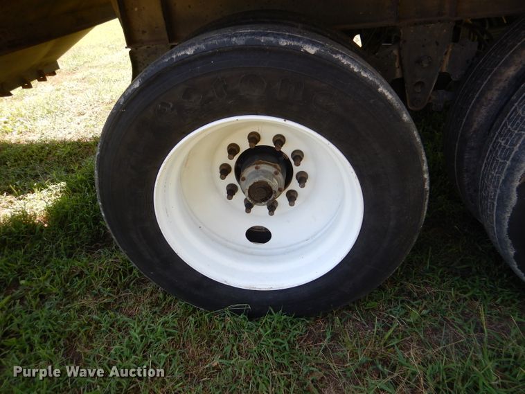 image for item DM1422 2009 Neville  grain trailer