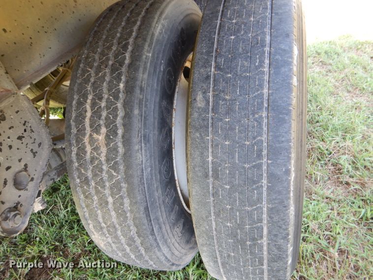 image for item DM1422 2009 Neville  grain trailer