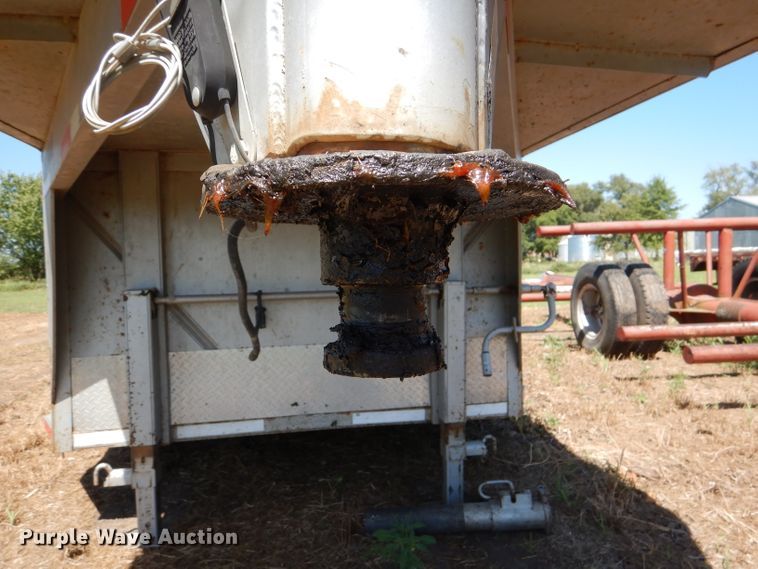 image for item DM1426 2008 Ponderosa  livestock trailer