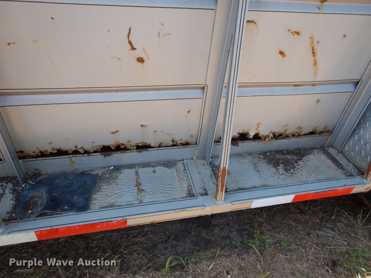image for item DM1426 2008 Ponderosa  livestock trailer