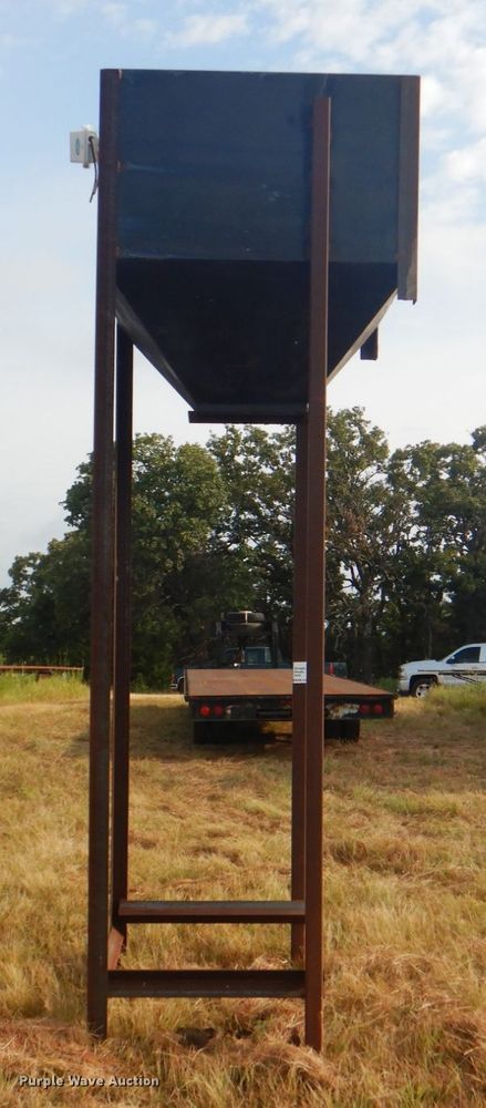 image for item DM3953 Grain hopper