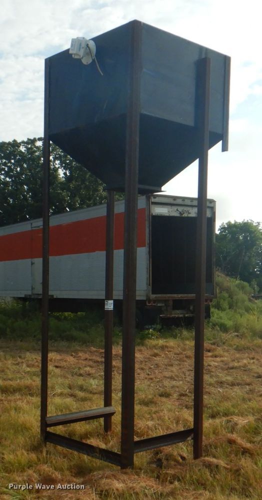 image for item DM3953 Grain hopper