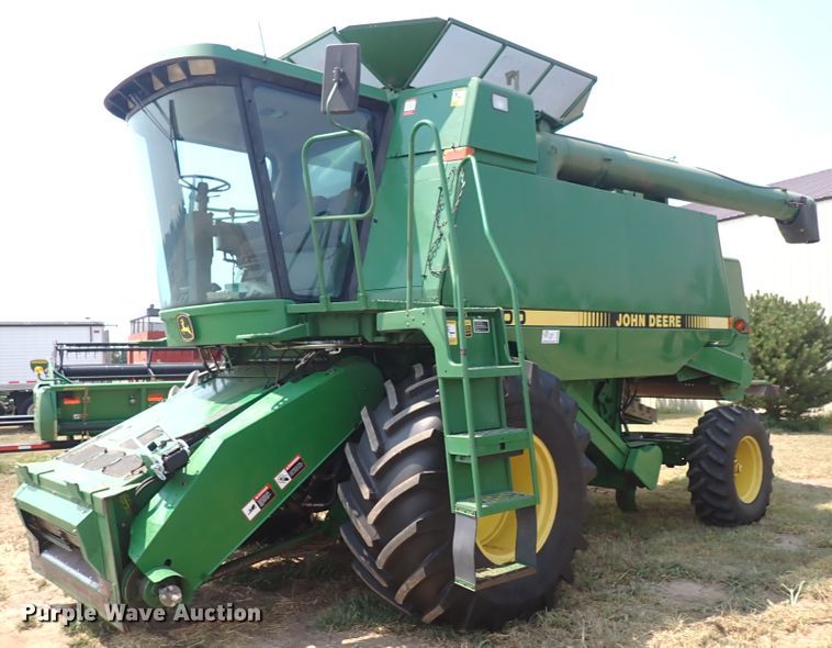 image for item DN1897 1991 John Deere 9500  combine