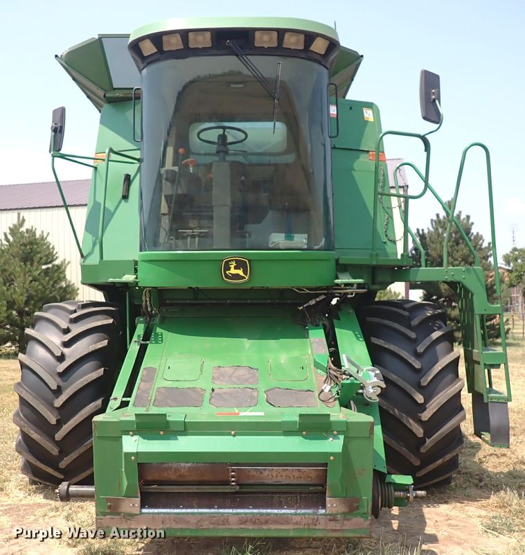 image for item DN1897 1991 John Deere 9500  combine