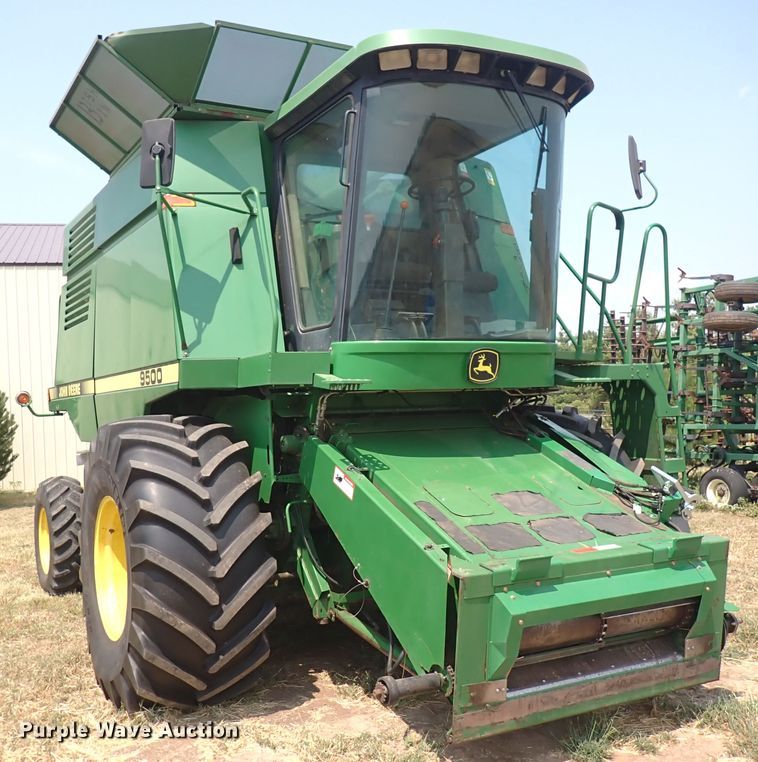 image for item DN1897 1991 John Deere 9500  combine