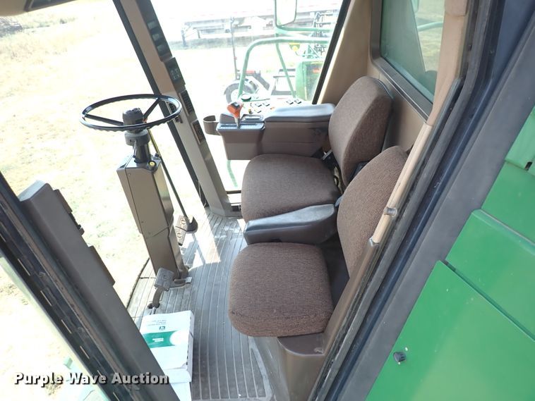 image for item DN1897 1991 John Deere 9500  combine