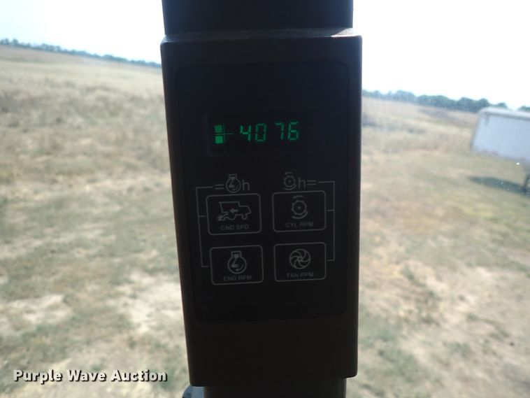 image for item DN1897 1991 John Deere 9500  combine