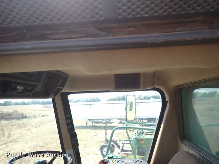 image for item DN1897 1991 John Deere 9500  combine