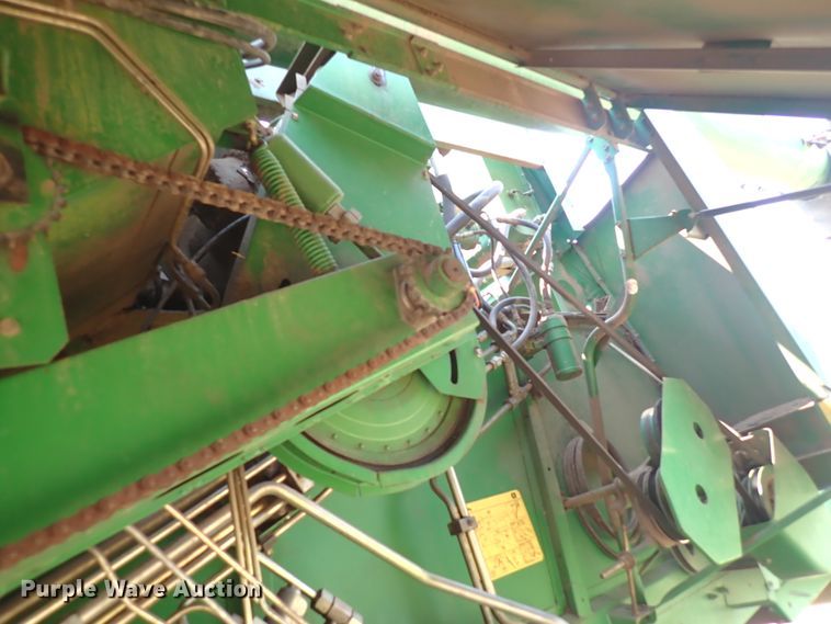 image for item DN1897 1991 John Deere 9500  combine