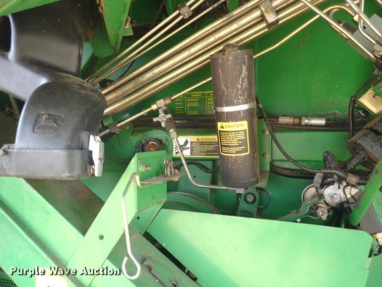 image for item DN1897 1991 John Deere 9500  combine