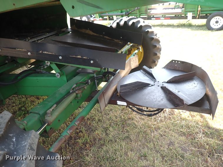 image for item DN1897 1991 John Deere 9500  combine