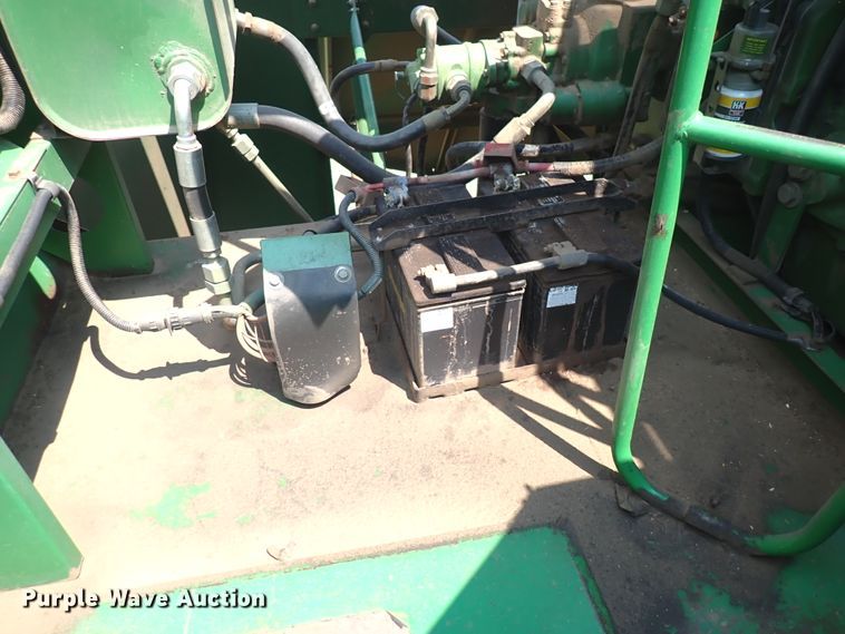 image for item DN1897 1991 John Deere 9500  combine