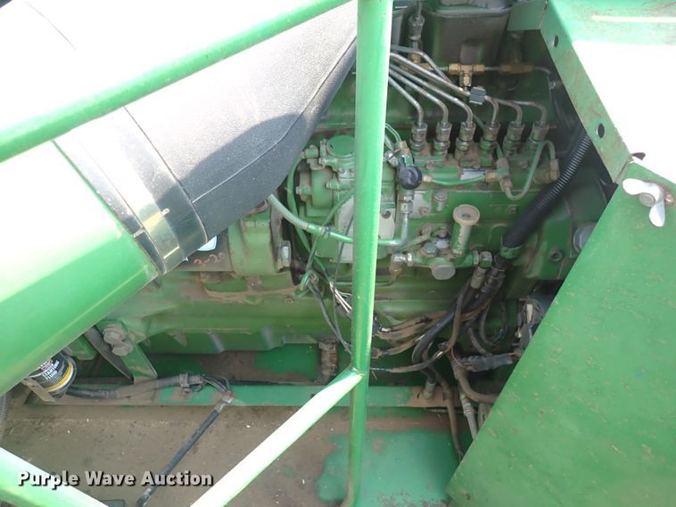 image for item DN1897 1991 John Deere 9500  combine