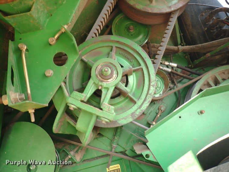 image for item DN1897 1991 John Deere 9500  combine