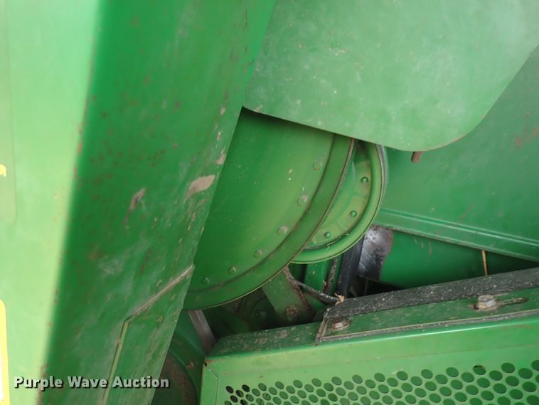 image for item DN1897 1991 John Deere 9500  combine