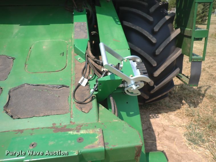 image for item DN1897 1991 John Deere 9500  combine