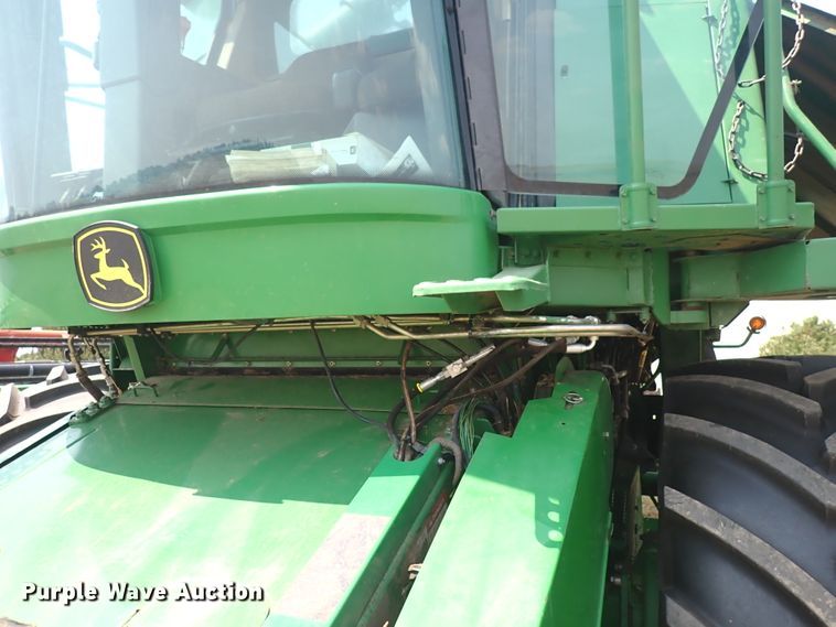 image for item DN1897 1991 John Deere 9500  combine