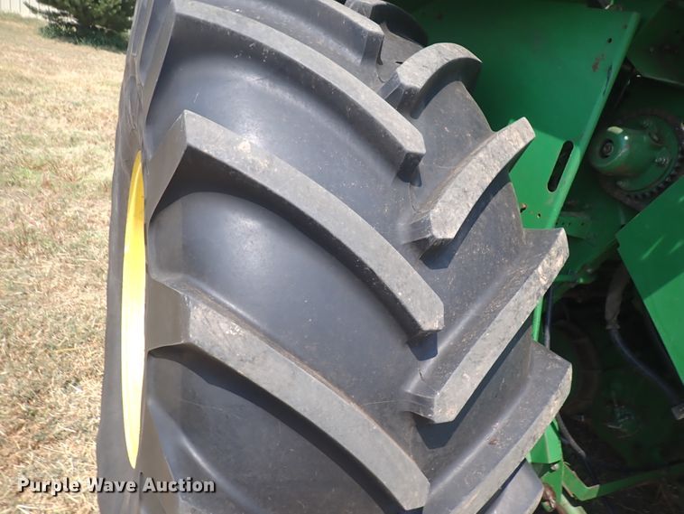 image for item DN1897 1991 John Deere 9500  combine