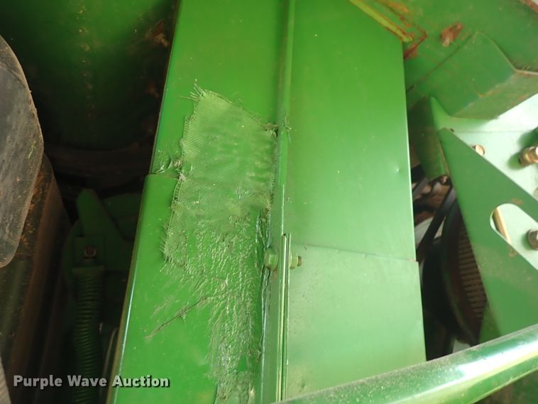 image for item DN1897 1991 John Deere 9500  combine