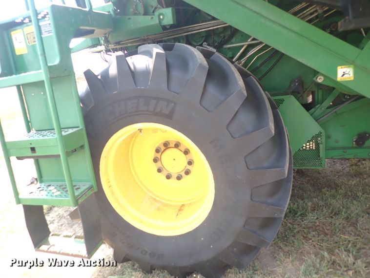 image for item DN1897 1991 John Deere 9500  combine