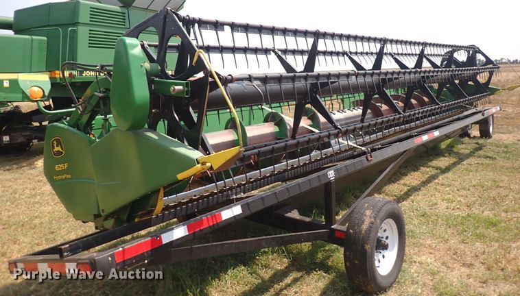 image for item DN1898 2004 John Deere 625F  HydraFlex flex head