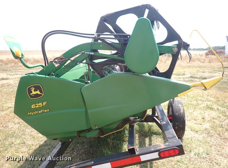 image for item DN1898 2004 John Deere 625F  HydraFlex flex head