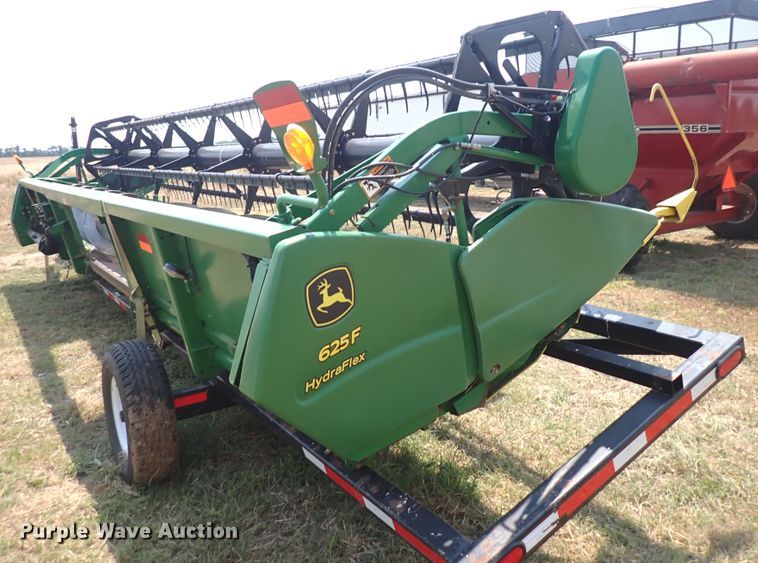 image for item DN1898 2004 John Deere 625F  HydraFlex flex head