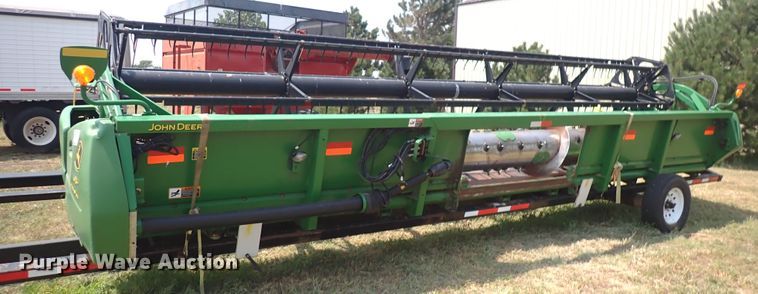 image for item DN1898 2004 John Deere 625F  HydraFlex flex head