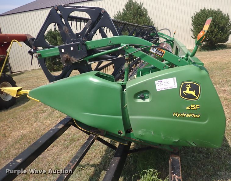 image for item DN1898 2004 John Deere 625F  HydraFlex flex head