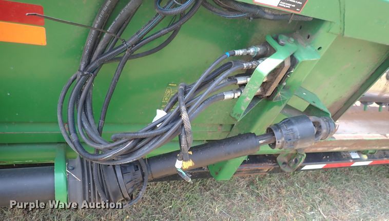 image for item DN1898 2004 John Deere 625F  HydraFlex flex head