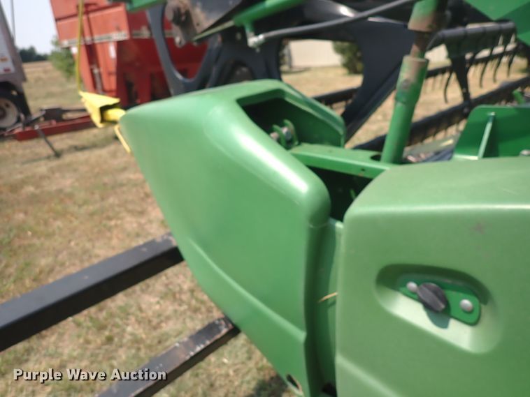 image for item DN1898 2004 John Deere 625F  HydraFlex flex head