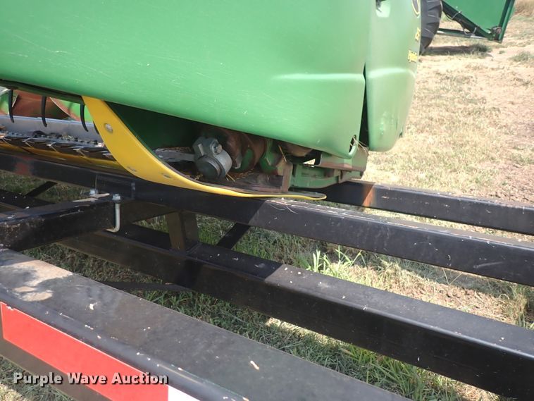 image for item DN1898 2004 John Deere 625F  HydraFlex flex head