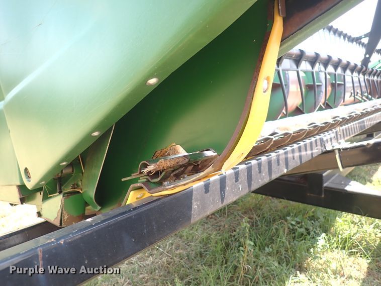 image for item DN1898 2004 John Deere 625F  HydraFlex flex head