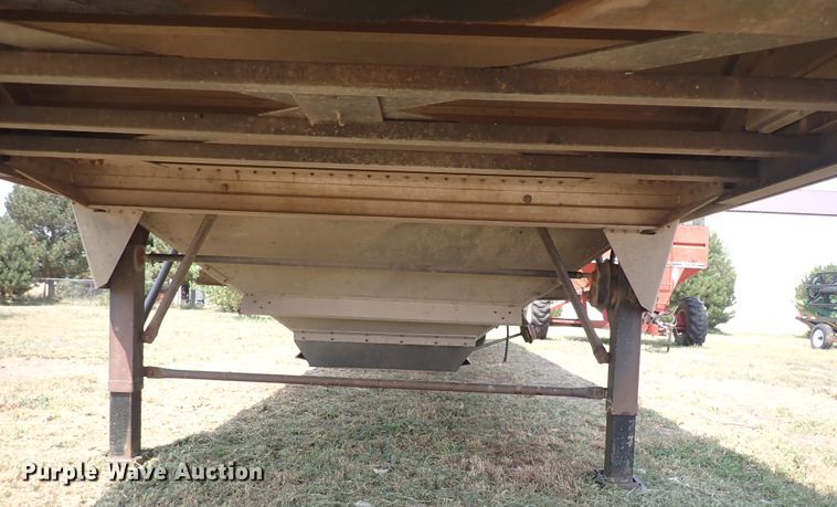 image for item DN1900 2010 Timpte Super Hopper  grain trailer