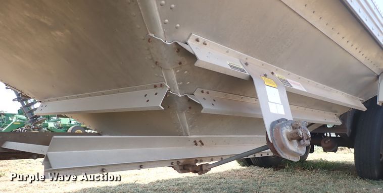 image for item DN1900 2010 Timpte Super Hopper  grain trailer