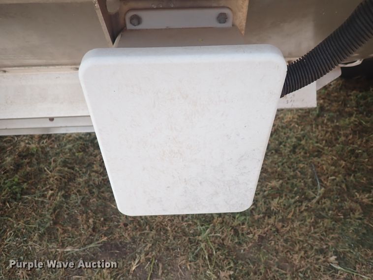 image for item DN1900 2010 Timpte Super Hopper  grain trailer