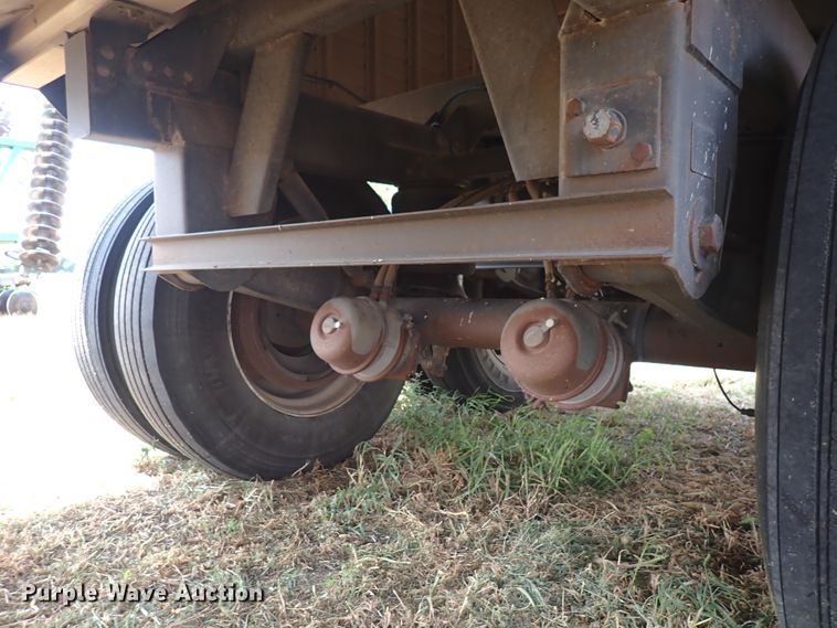 image for item DN1900 2010 Timpte Super Hopper  grain trailer