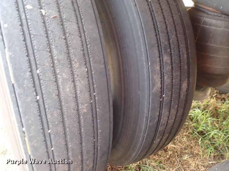 image for item DN1900 2010 Timpte Super Hopper  grain trailer