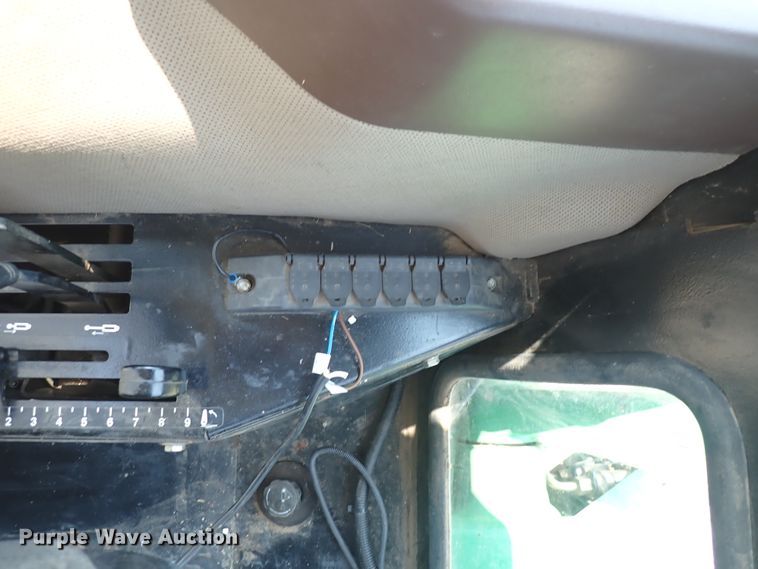 image for item DN1901 2007 John Deere 6603  tractor