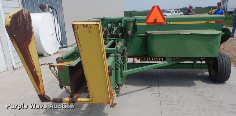 image for item HU9266 1986 John Deere 467  small square baler