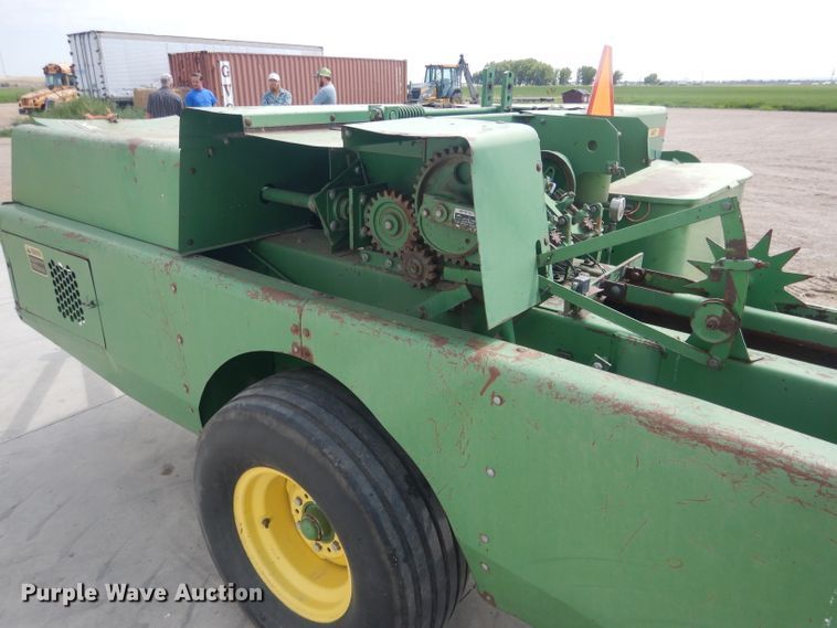 image for item HU9266 1986 John Deere 467  small square baler