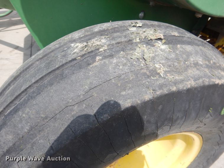 image for item HU9266 1986 John Deere 467  small square baler